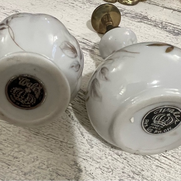 SET OF VINTAGE WALES MILK GLASS PERFUME BOTTLES WITH FLORAL PATTERN - Picture 2 of 8